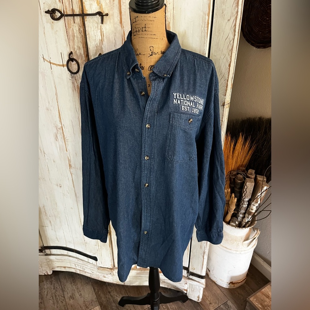 NWOT Yellowstone National Park denim Buffalo button down shirt